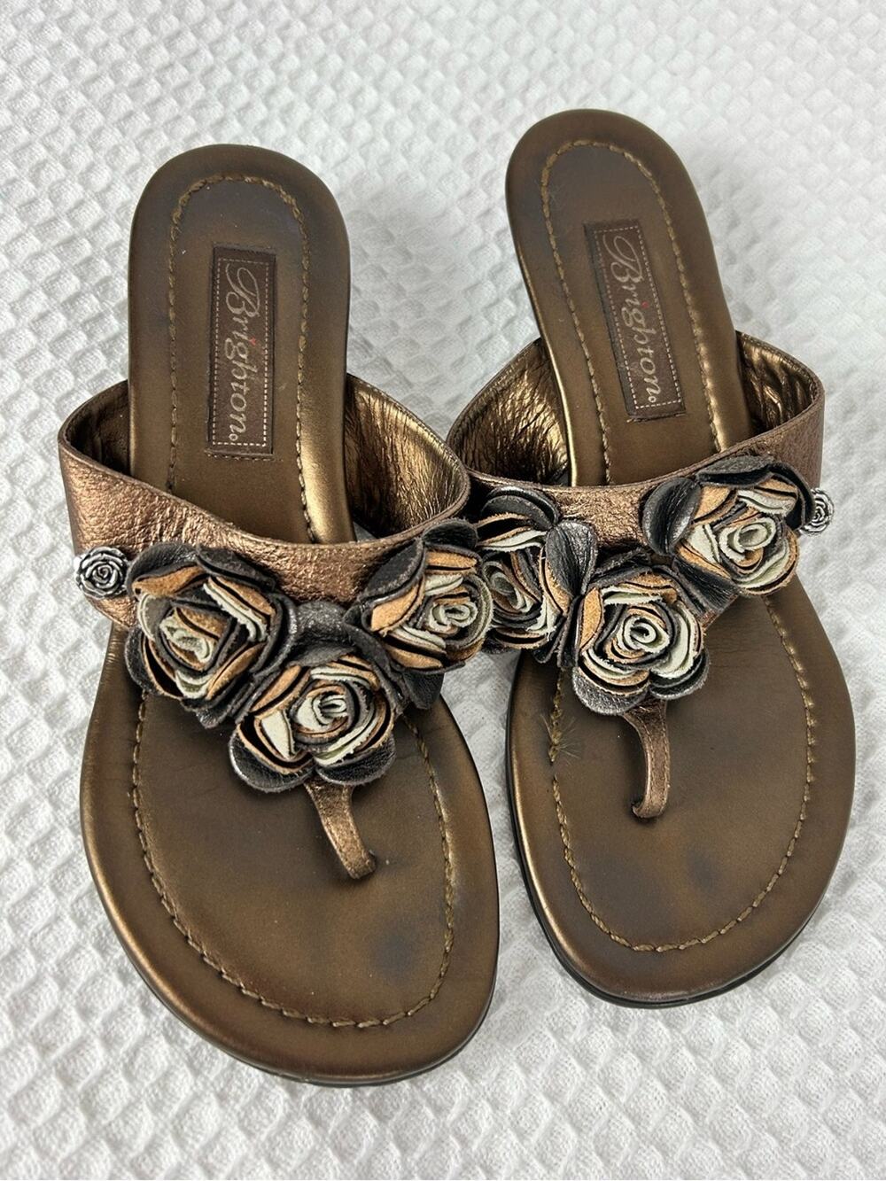 Brighton Laurel Wedge Sandals Bronze Metallic Leather Floral Roses Womens 6M